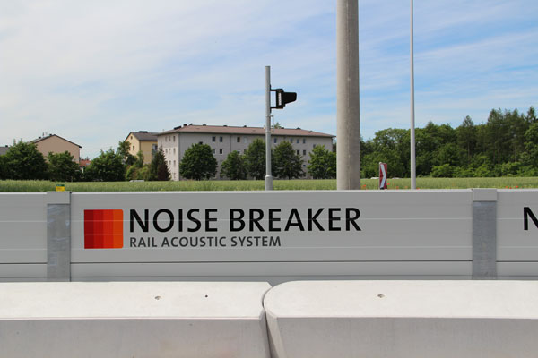 close-to-track noise control barrier 